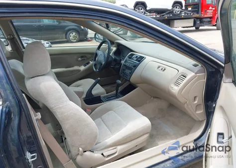 2000 Honda Accord 2.3 Ex from USA, damaged, VIN 1HGCG3278YA009184